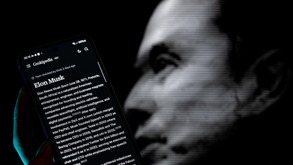 Elon Musk launches Grokipedia, the Wikipedia of the extreme right, according to which Franco "put an end to the violence of the Second Republic"