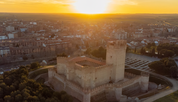 Goodbye expensive rents: this village 'next door' has houses for 500 euros and jobs in a variety of sectors
