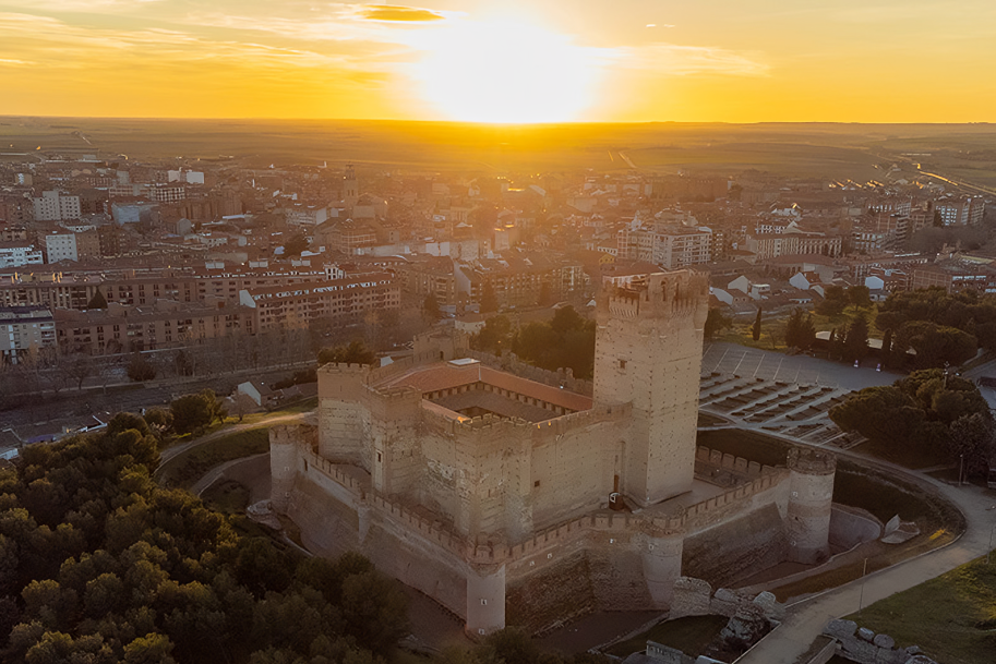 Goodbye expensive rents: this village 'next door' has houses for 500 euros and jobs in a variety of sectors