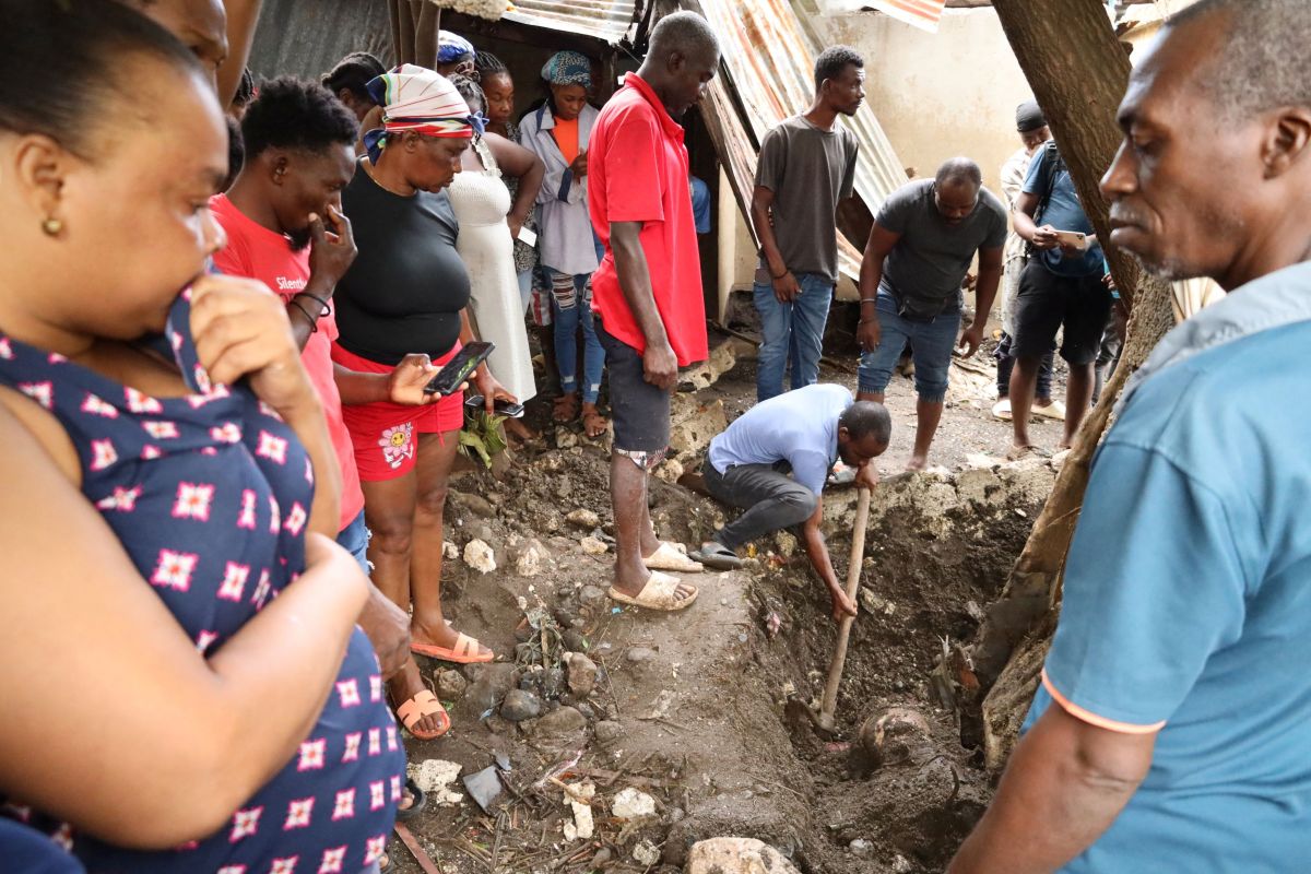 Hunger and despair in Jamaica: Hurricane Melissa leaves behind ruins and dead
