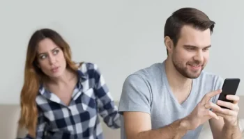 How cell phone use can ruin your relationship