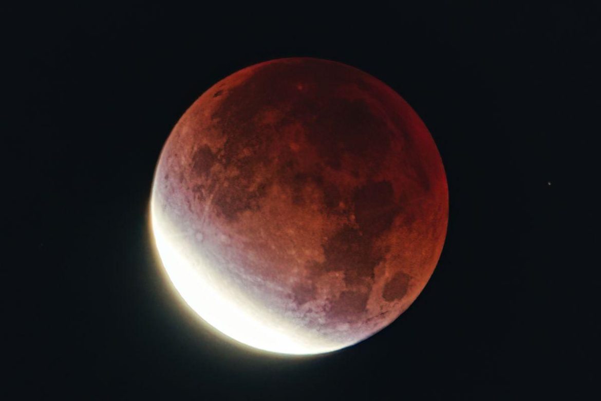 Lunar day: how its energy affects our daily life and decisions
