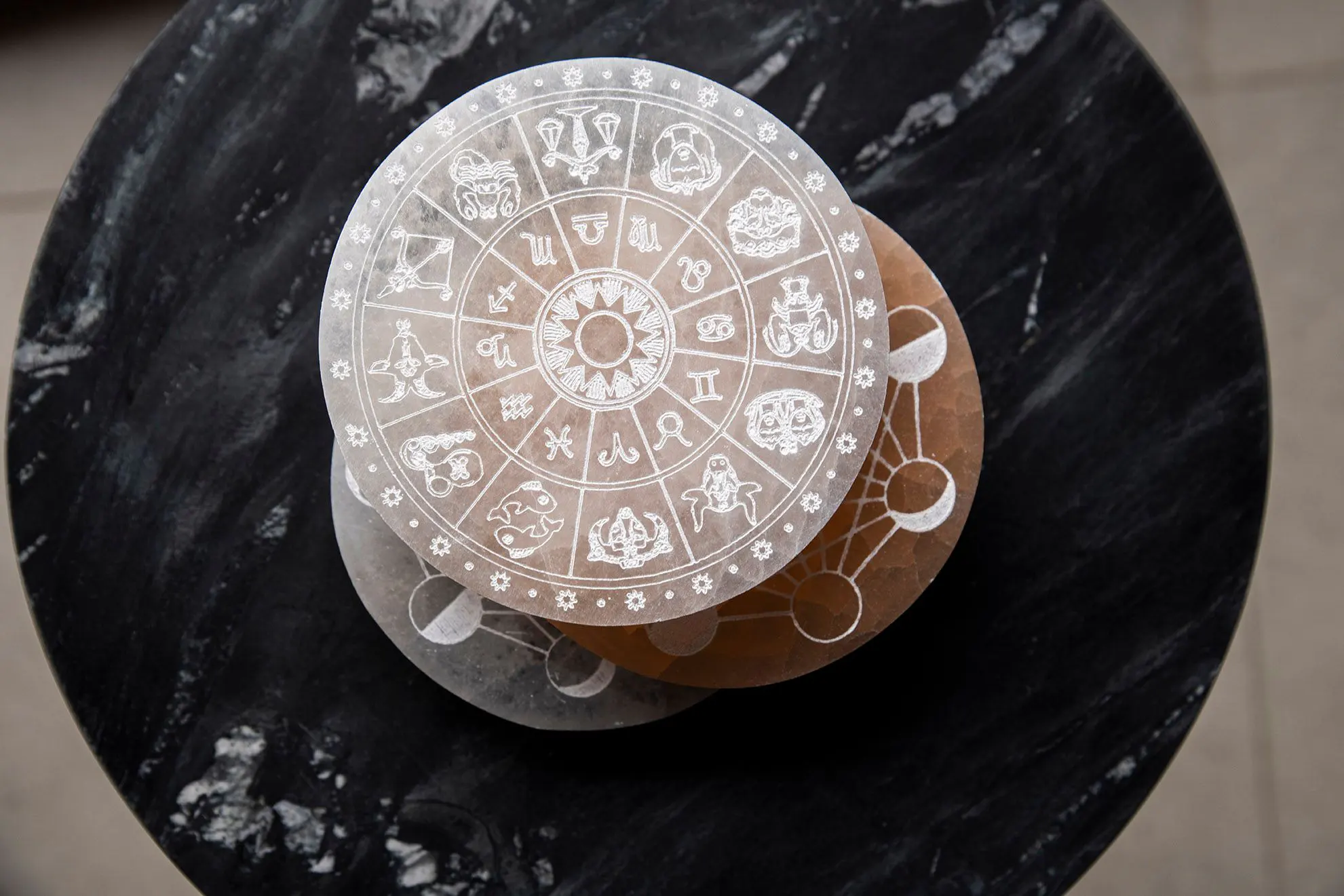 Cosmic alert: Mercury Retrograde strikes again (November 9-29, 2025). The past tests you! The karmic lesson of each zodiac sign