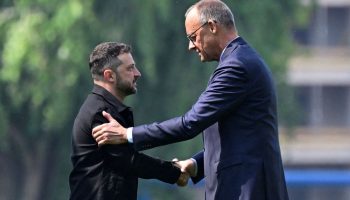 Ουκρανία: Τα λεφτά στερεύουν, οι Ρώσοι πιέζουν – Τα ανοιχτά μέτωπα Ζελένσκι