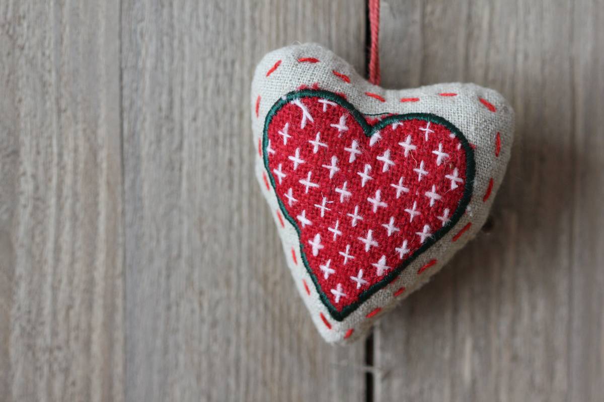 shabby chic fabric heart for Christmas