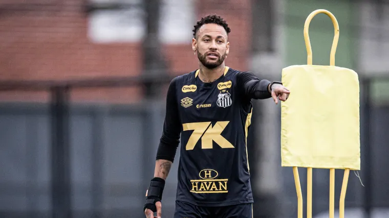 Neymar vai jogar Santos x Fortaleza? Ele foi relacionado?  image