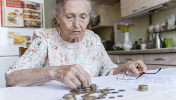 “A misery”: retired woman goes into depression after discovering the value of the pension she received after decades of work