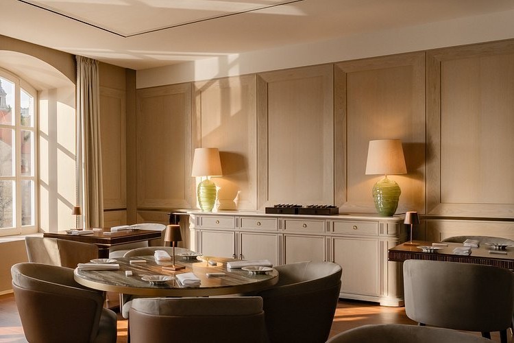 Brits choose “classic” Portuguese restaurant as the best in Europe for high quality service (and beyond)