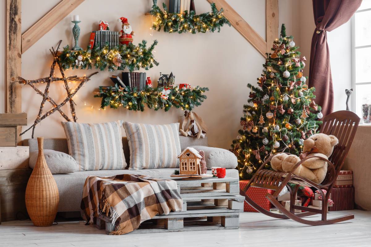 wooden puppets, branches and stars for a magical Christmas living room