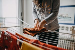 Goodbye dehumidifier? Discover the 'dry towel trick' for drying clothes indoors on winter days