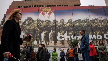 Σερβία: Άνοιξε ο δρόμος για να γίνει Trump Tower το κτήριο του πρώην ΓΕΣ