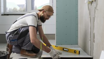 Owner denounces clandestine works in the rented house: court examines everything and 'doesn't buy the story'