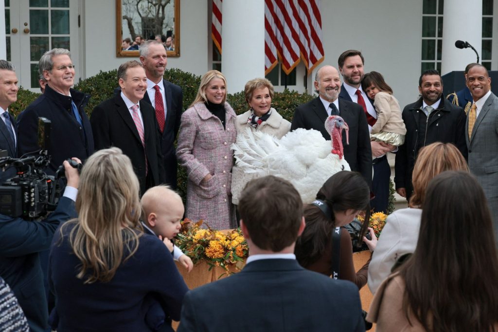 USA: The turkeys that survived the Thanksgiving dinner - Zelensky on the plate of the day?