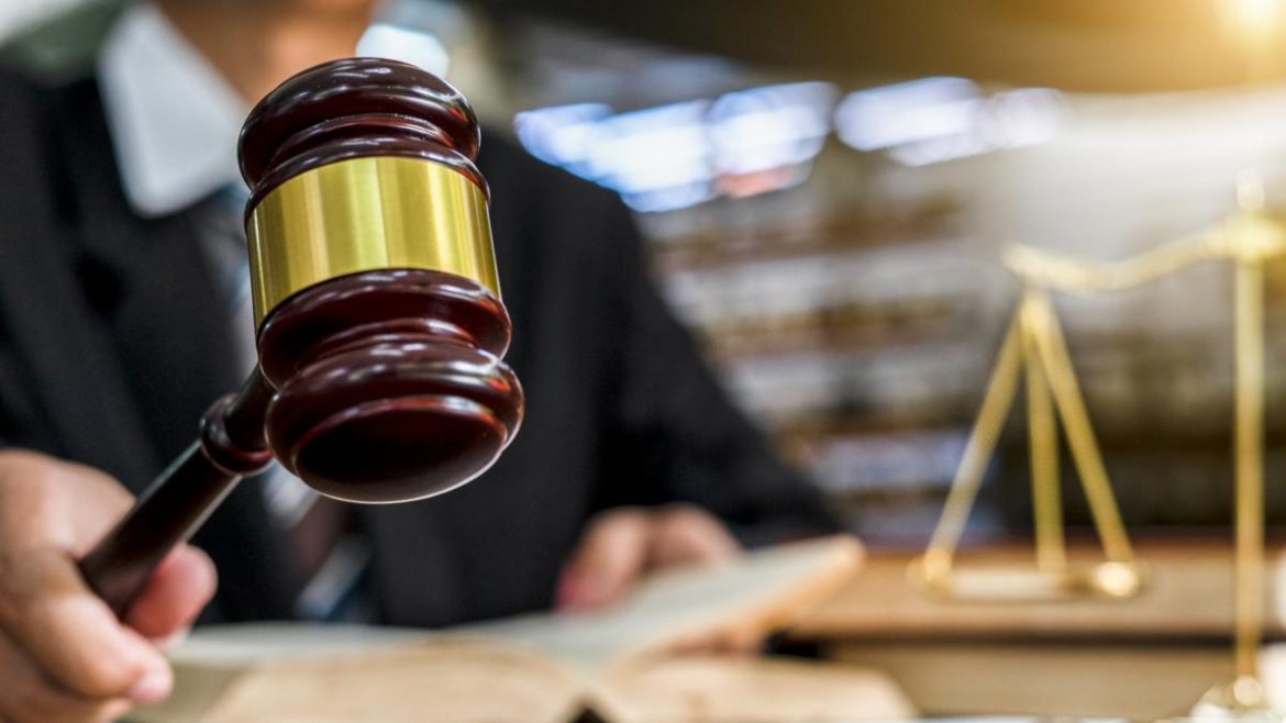 She is fired, discovers a miscalculation of her seniority and returns home with the maximum compensation

