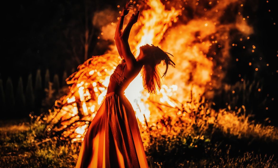 Sensual VENUS in passionate SCORPIO raises the stakes in love until NOVEMBER 30, 2025! It's ALL or NOTHING for these 5 SIGNS
