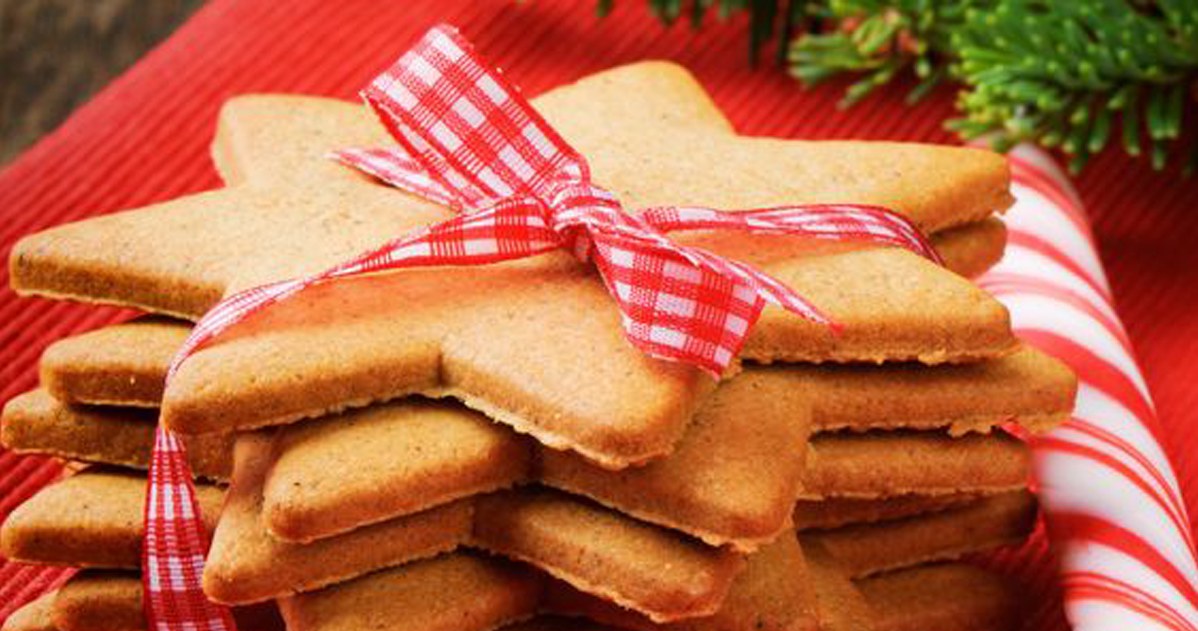 Do you have any hard gingerbread left? Instead of breaking your teeth, make this dessert out of them