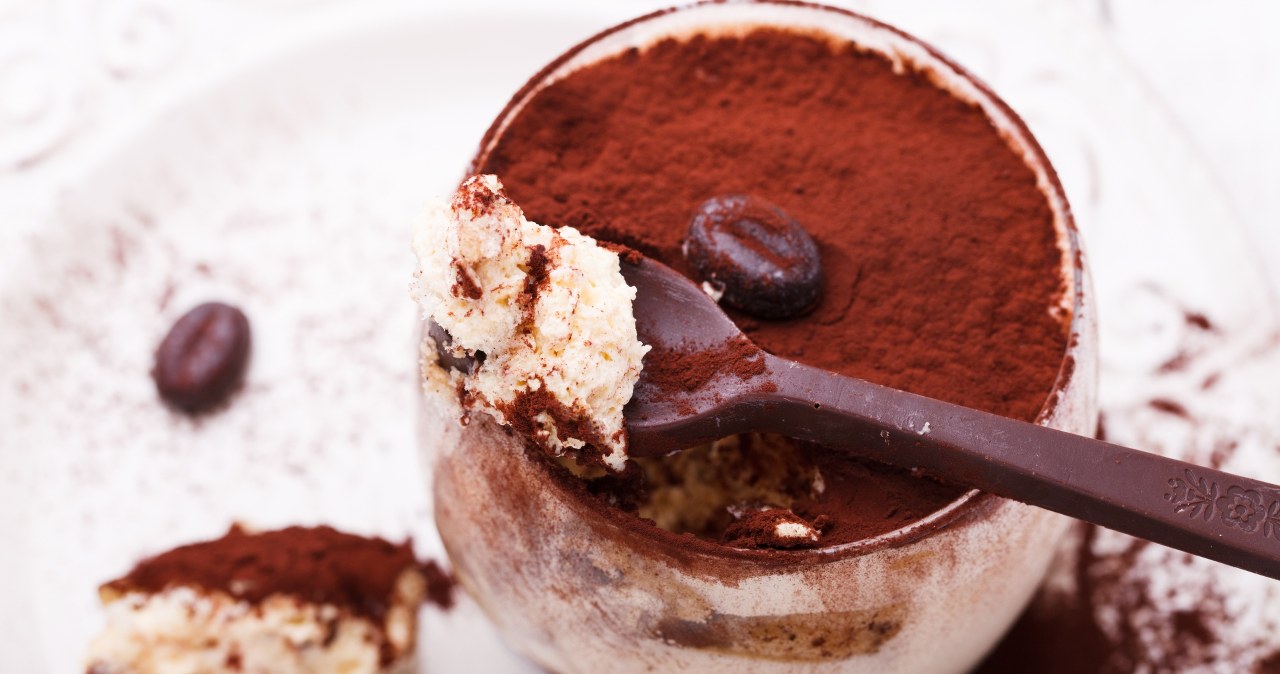 We can use gingerbread to make spicy tiramisu