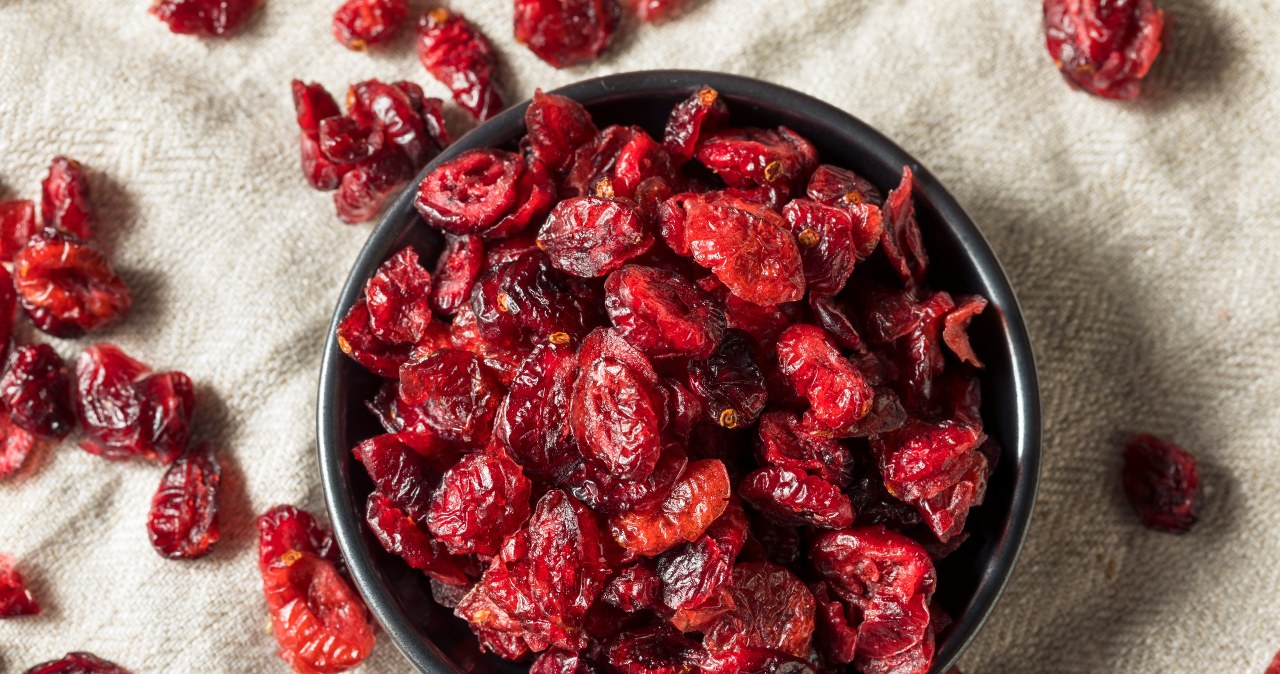 Cranberries are the perfect addition to yogurt cake