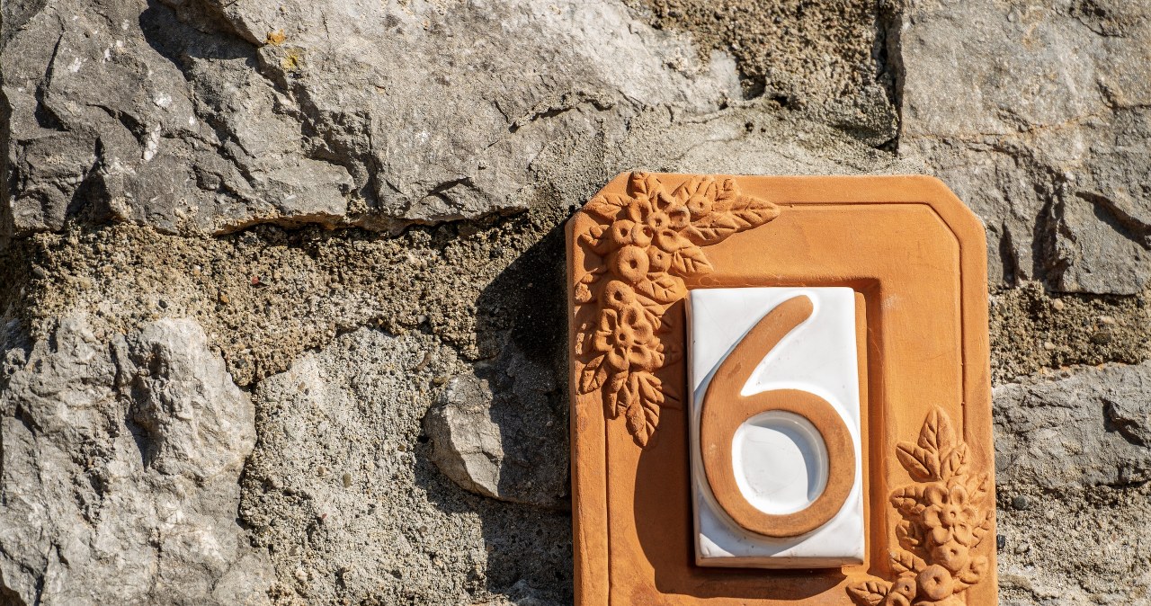 The number 6 has a positive effect on people. It's worth living at this number. /123RF/PICSEL