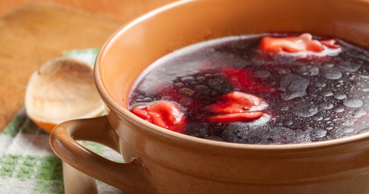 Red borscht, although delicious, can cause problems /123RF/PICSEL