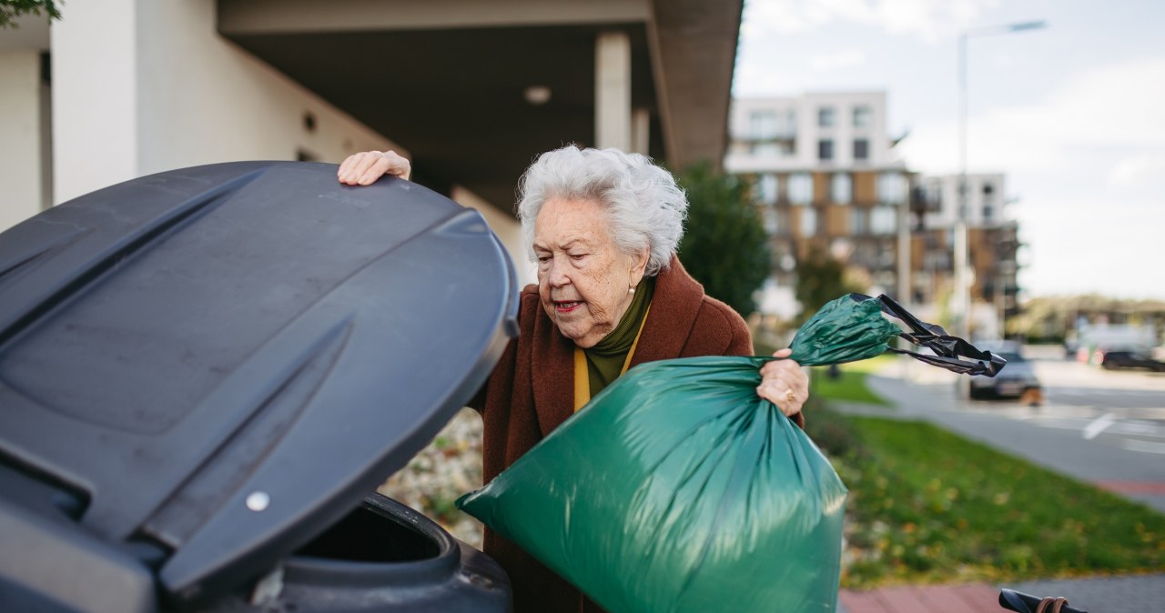 Throwing away garbage on January 1, according to ancient beliefs, means taking happiness, prosperity and prosperity from your home /Pixel