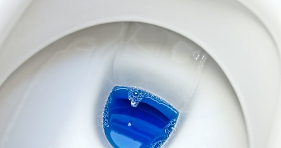 Before Christmas, I mix it and pour it into the toilet. The bathroom smells like a dream