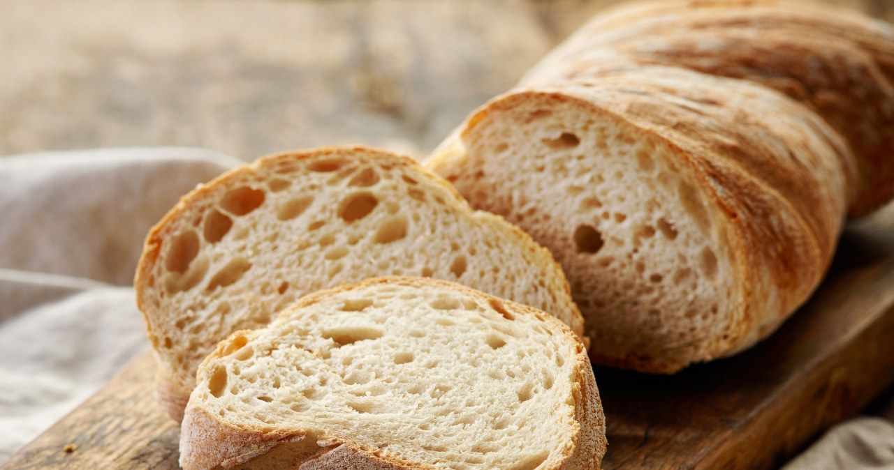 Does bread go stale quickly? Put it in your haversack and forget about the problem