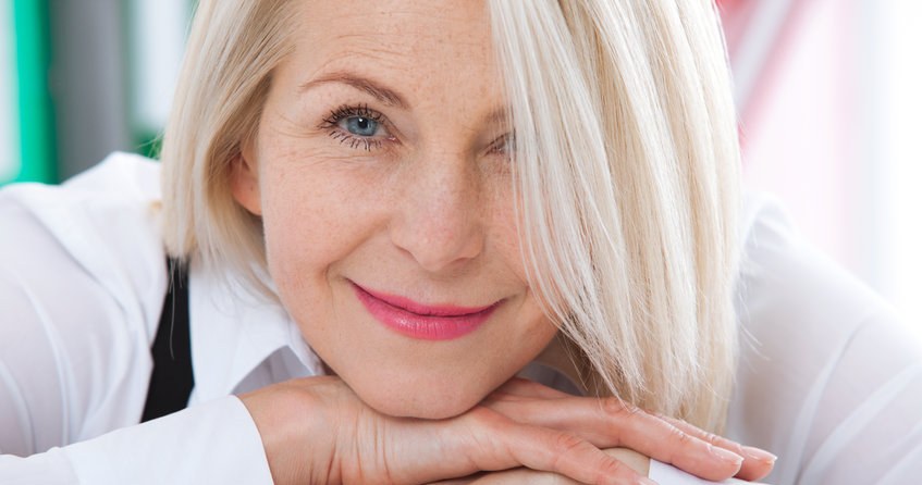 This is how you will slim your arms in 10 seconds. Every 50-year-old woman must know this trick