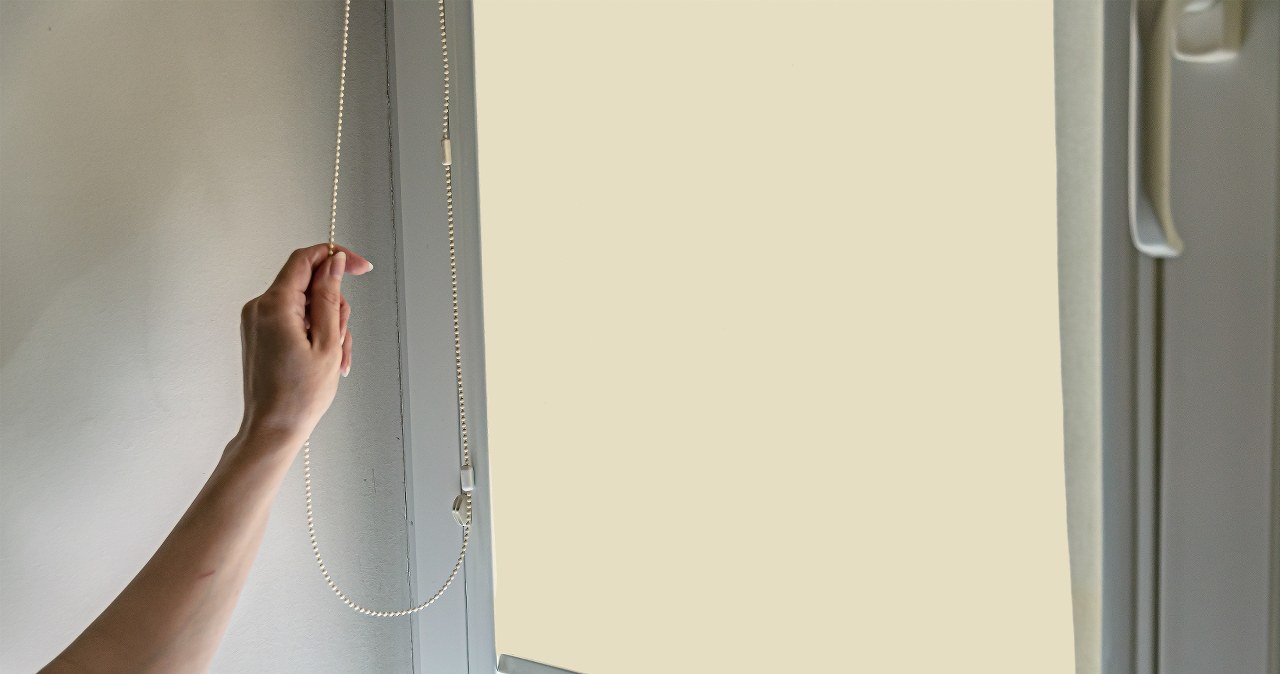 This is how you clean dirty blinds. Fast and chemical-free