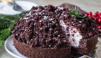 Christmas Mole Mound. A fluffy and light option instead of poppy seed cakes and cheesecakes