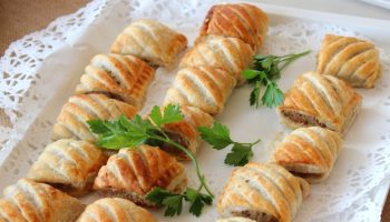 The simplest recipe for meat patties. They will go well with red borscht