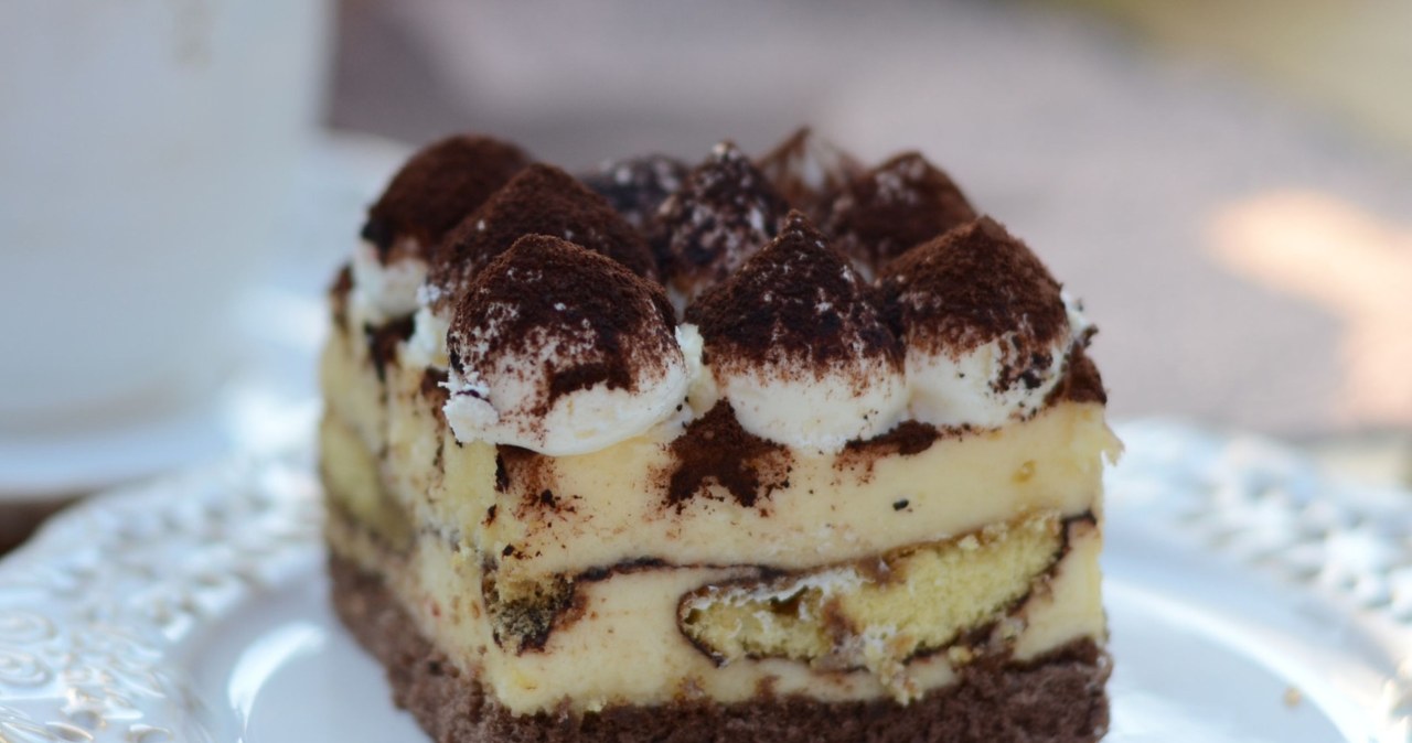 If you like tiramisu, make this cake for Saturday. Guests will ask for the recipe
