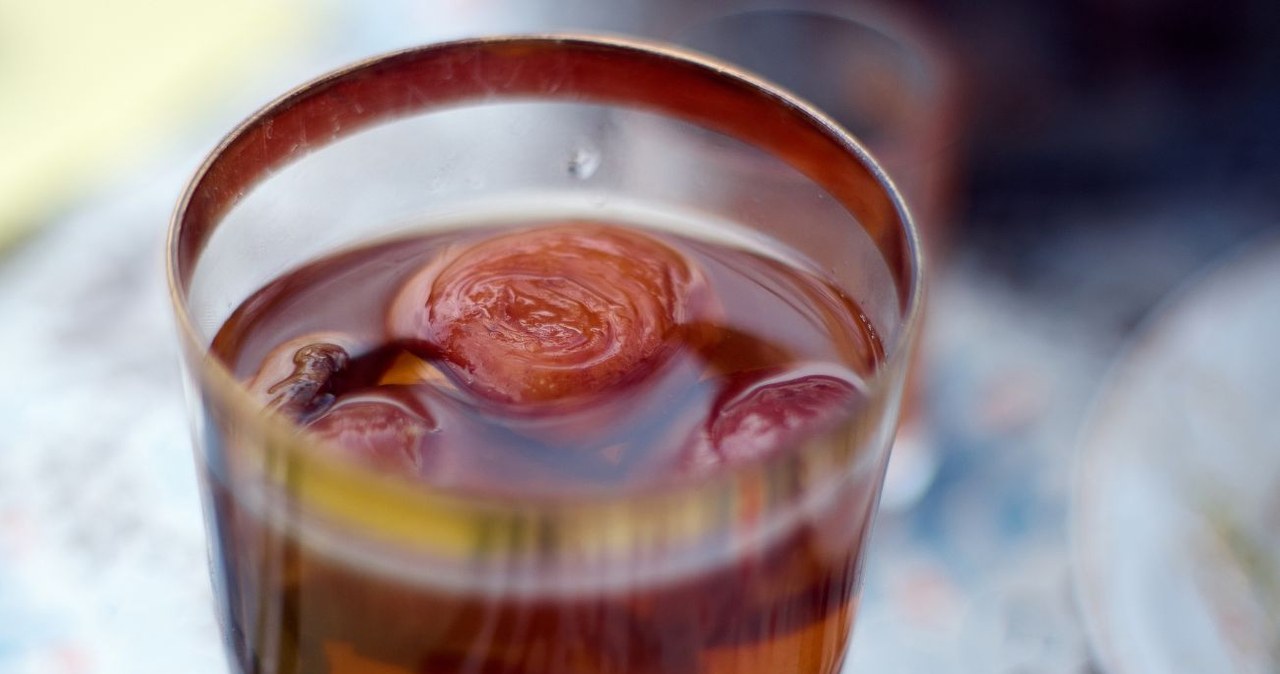 We only drink on special occasions, but we should drink it regularly. It works perfectly on the intestines and has a lot of magnesium and potassium