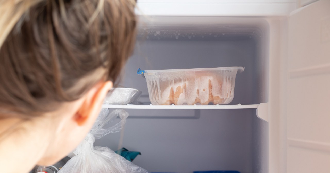 A little-known trick to defrost meat. Without waiting, you can start cooking quickly