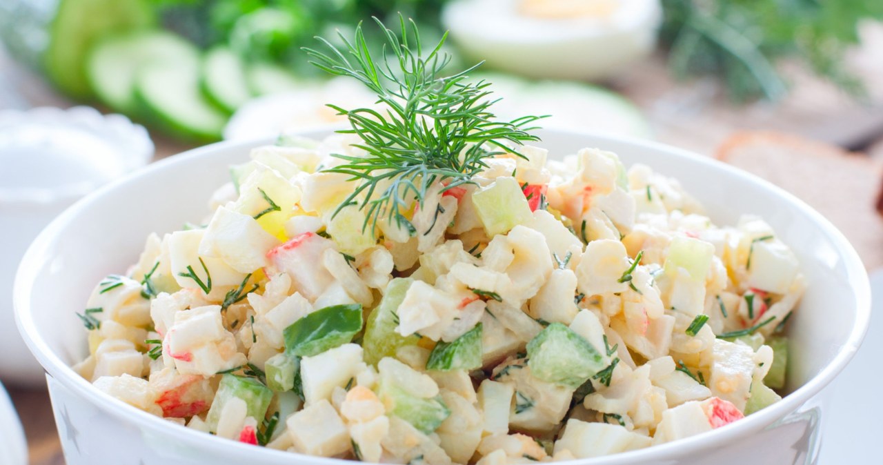 It goes well with carp and herring. Here's a simple Christmas Eve salad