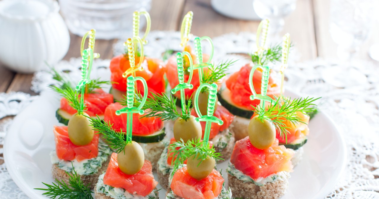 Quick corks for the Christmas table. Make it for Christmas or New Year's Eve