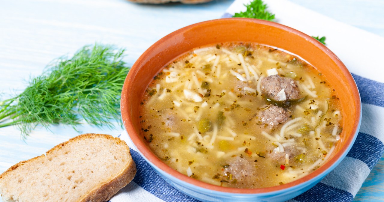 Enough for soup and a main course. A filling, warming broth with meatballs
