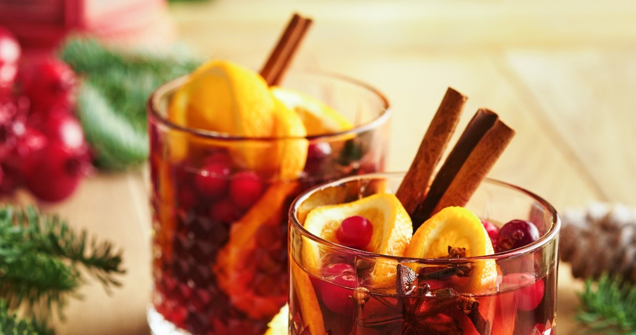 This addition completely changes the traditional Christmas Eve compote. Even grandma admits he's the best