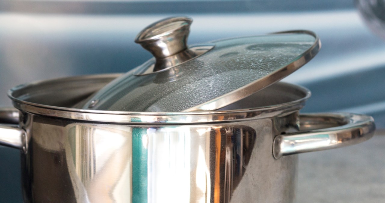 Put the vacuum cleaner away. Clean your carpet with this before Christmas and it will be as good as new