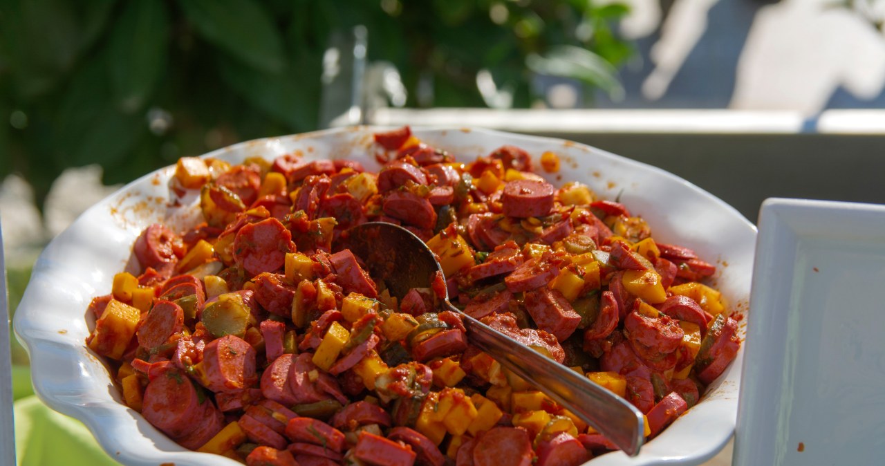 Have you bought frankfurters? Make a filling one-pot gypsy cauldron