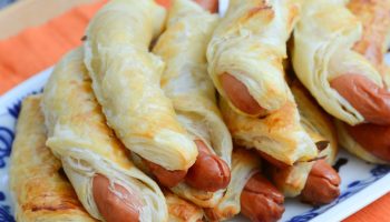 A quick snack made of puff pastry. It tastes best warm