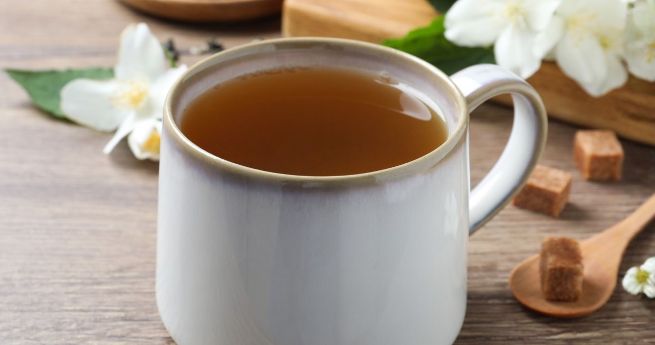 This tea speeds up metabolism and improves intestinal function. The mind works better, the tension disappears