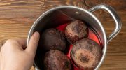 A clever cooking trick for cooking beets. They will quickly become soft and will not lose their color
