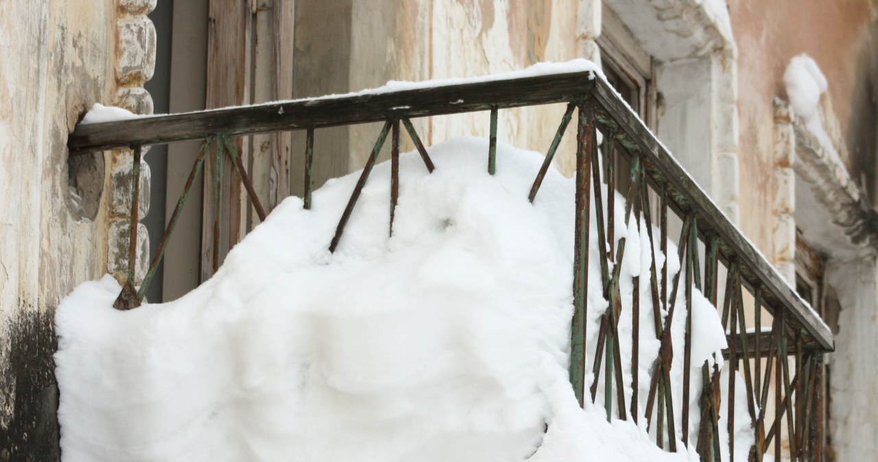 Do you keep food on the balcony on cold days? Be careful, it may cost you your health