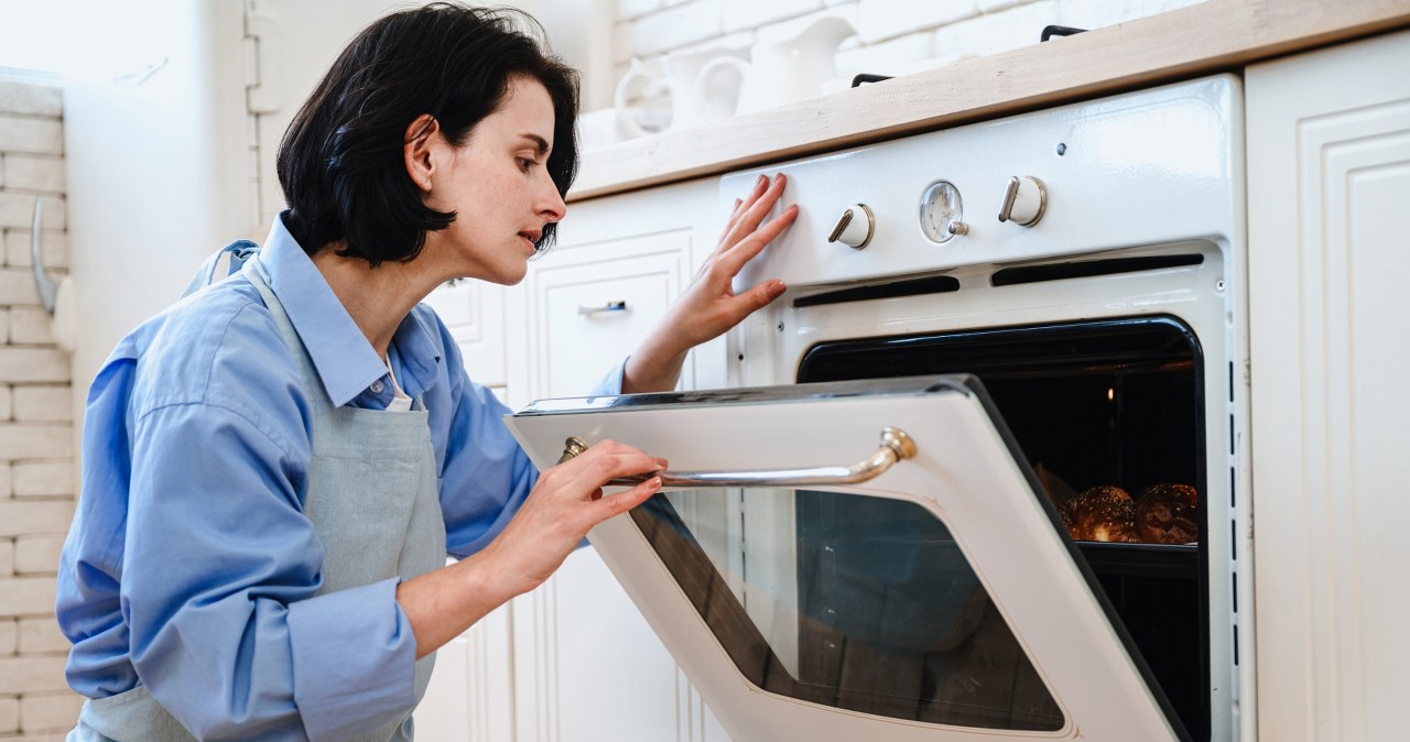 Nuts spoil the taste of the cake? This is how you get rid of bitterness