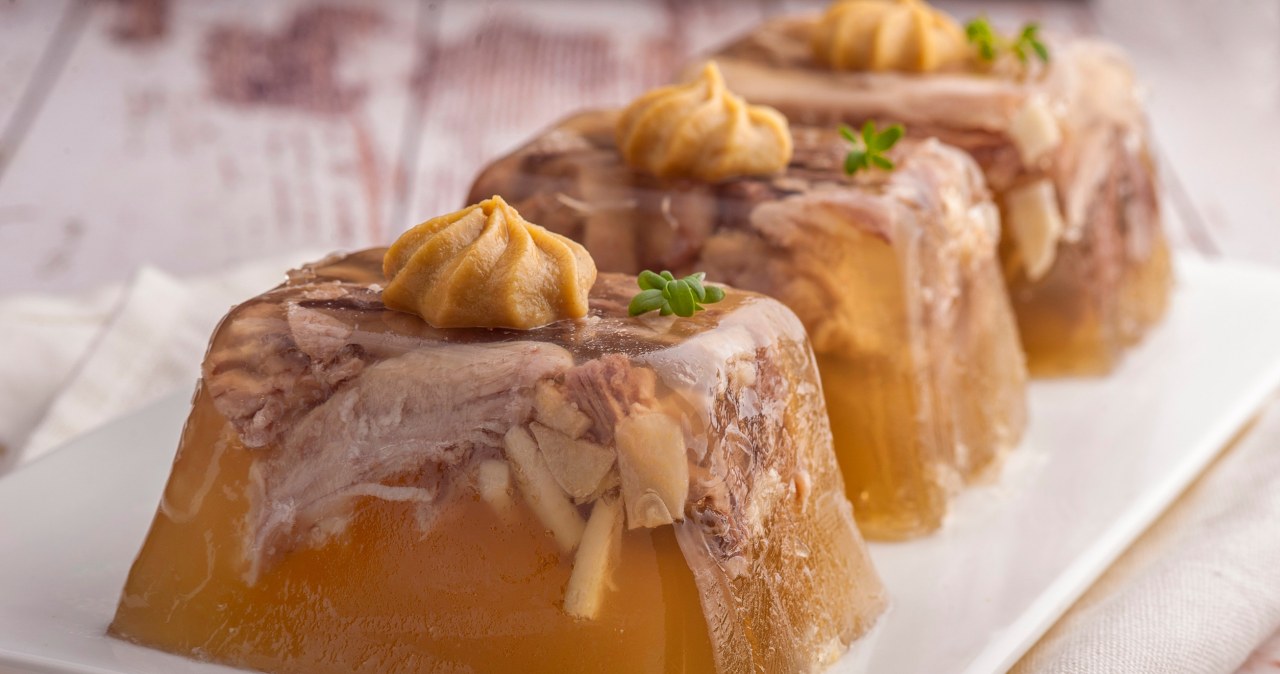 Iconic salads and snacks for New Year's Eve. In the Polish People's Republic they were at every ball and party