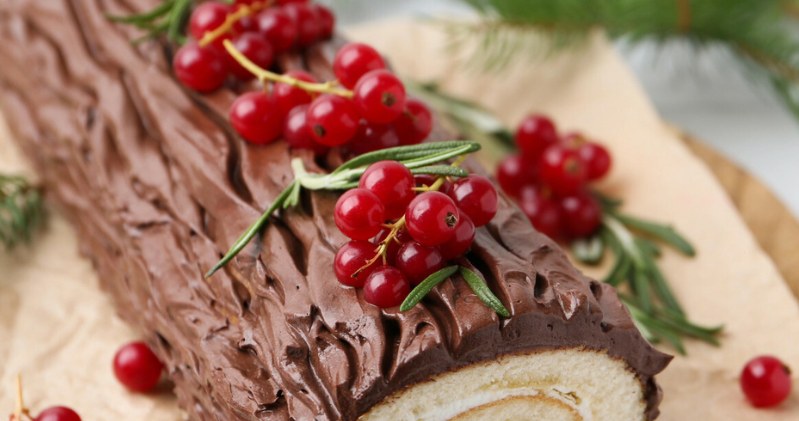 This cake looks like a log. Queen Elizabeth II ate them every holiday
