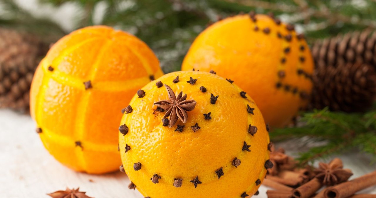 Why do we associate the aromas of cinnamon and tangerines with the holidays? We create olfactory memory from an early age