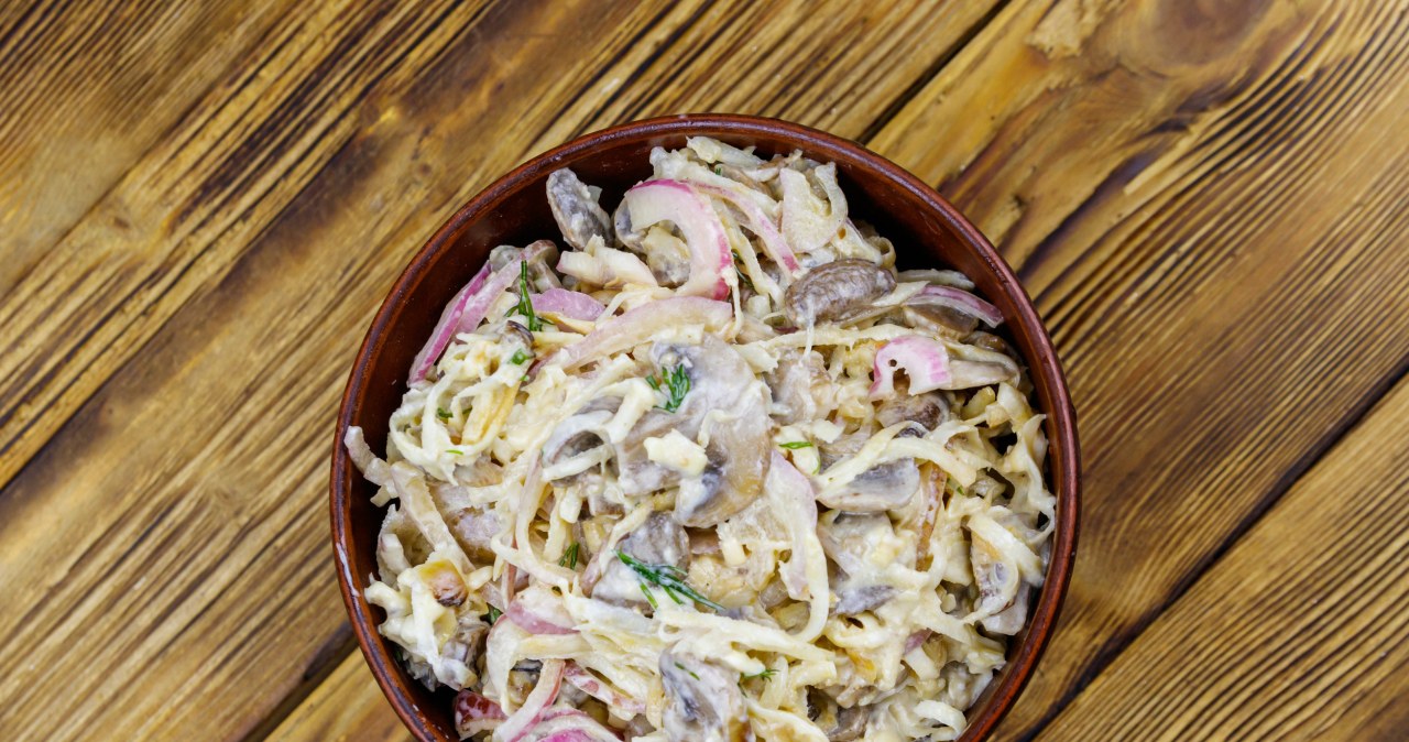 A simple salad for the Christmas Eve table. You can make it in 20 minutes