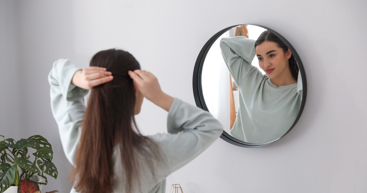 These hairstyles will delight during the holidays. You can make them in 10 minutes